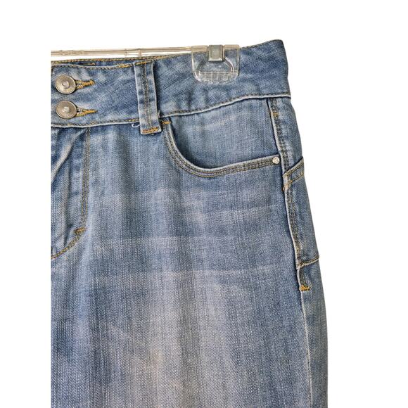 Boston Proper Jeans Womens Size 6 Boot Cut Distressed Denim Light Wash High Rise - Picture 5 of 11